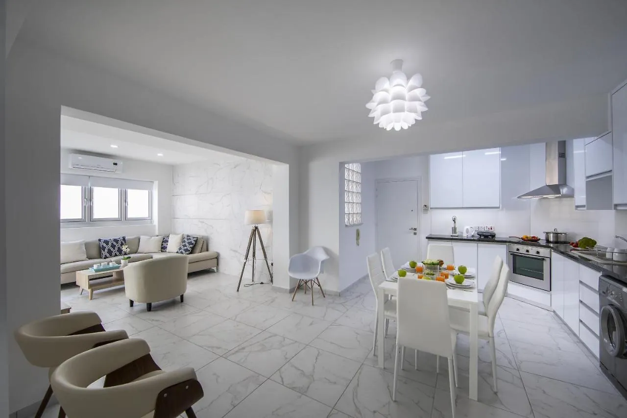 شقة Larnaca Finikoudes Suite
